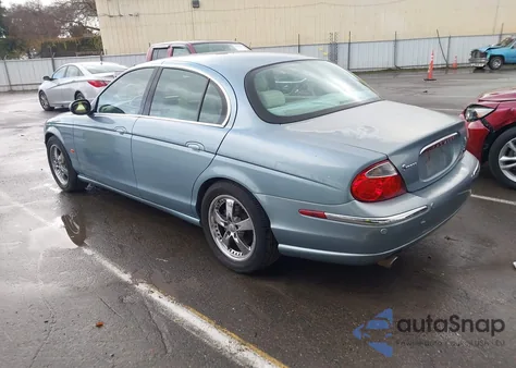 2003 Jaguar S-Type 4.2L V8 z USA, uszkodzony, nr VIN SAJEA01U23HM81431